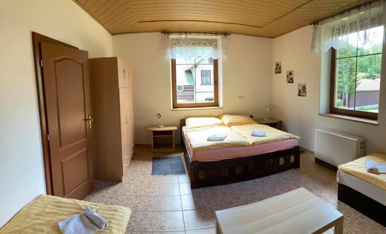 Apartma Doubek โรกีนีซ นัด ยีเซอโร ภายนอก รูปภาพ
